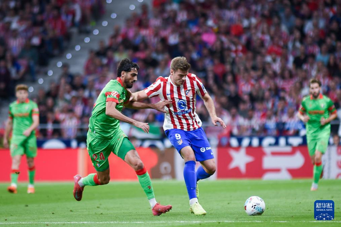 包含马德里竞技迎西甲关键赛，关键时刻强势反弹，赛场秩序良好，轮换策略成焦点的词条